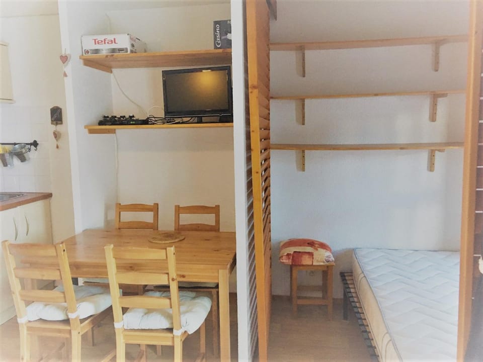 Appartement 4 pers. Avec balcon au calme - FR-1-346-460 Apartment in Bourg-Saint-Maurice