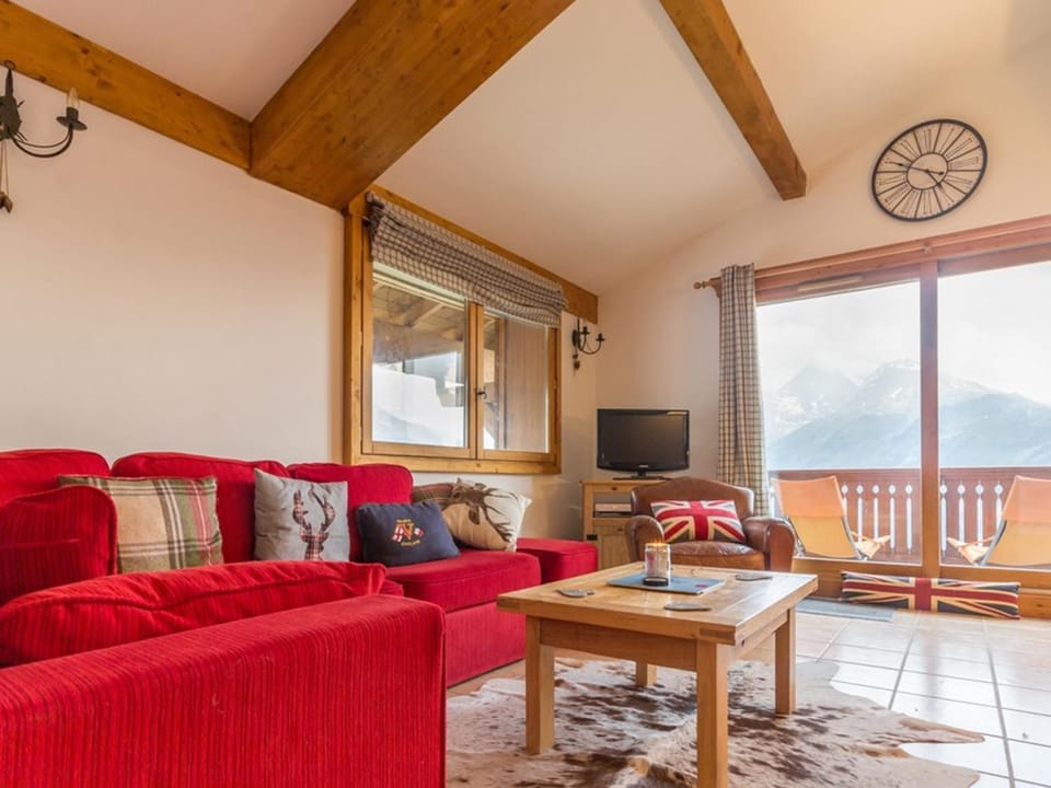 Appartement spacieux au pied des pistes avec balcon et parking couvert Apartment in Montvalezan