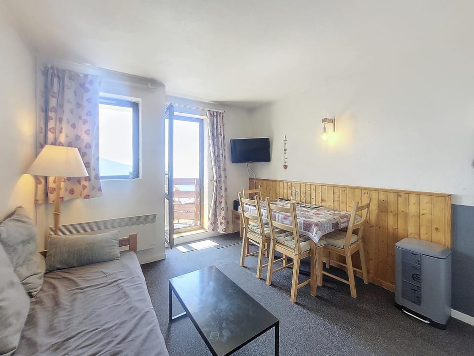 Studio confortable 5 pers. au pied des pistes avec balcon Apartment in Montvalezan