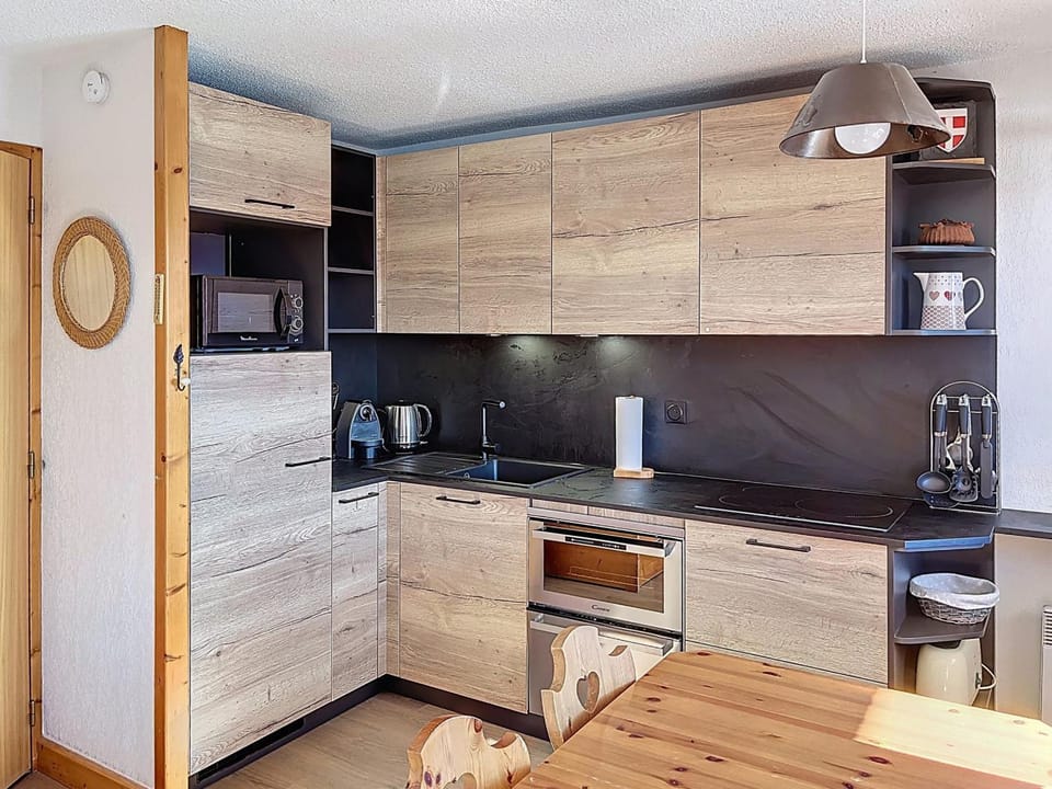 Appartement familial 200m pistes, WIFI, La Rosière - FR-1-275-133 Apartment in Montvalezan