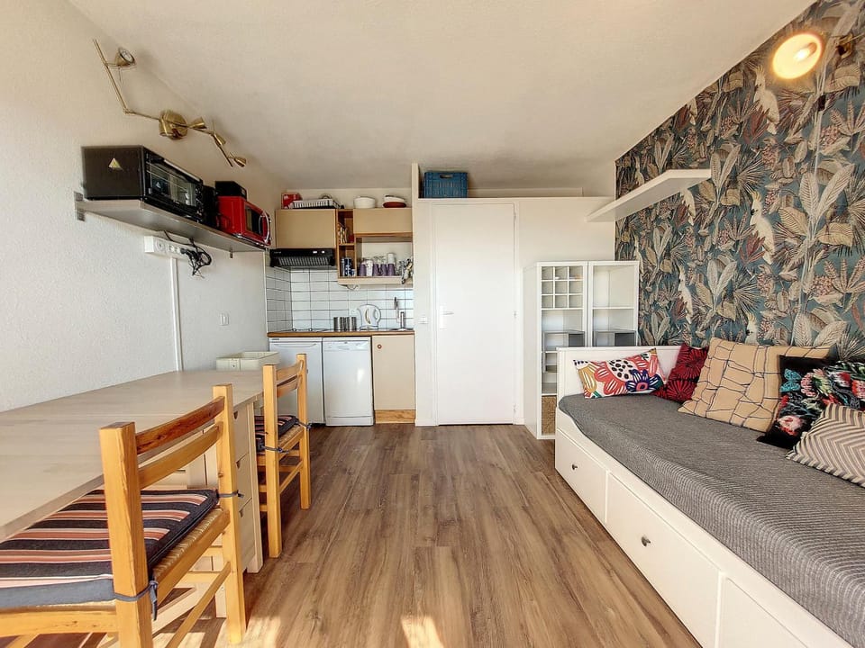 Studio rénové 4 pers, balcon sud, proche pistes - FR-1-275-138 Apartment in Montvalezan