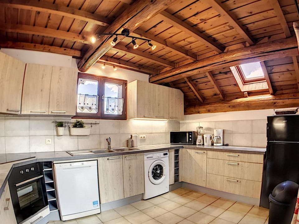 Chalet spacieux tout confort avec billard, proche remontées - FR-1-267-174 Chalet in Villarembert