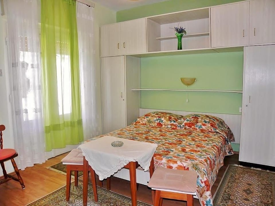 Dining area, Bedroom