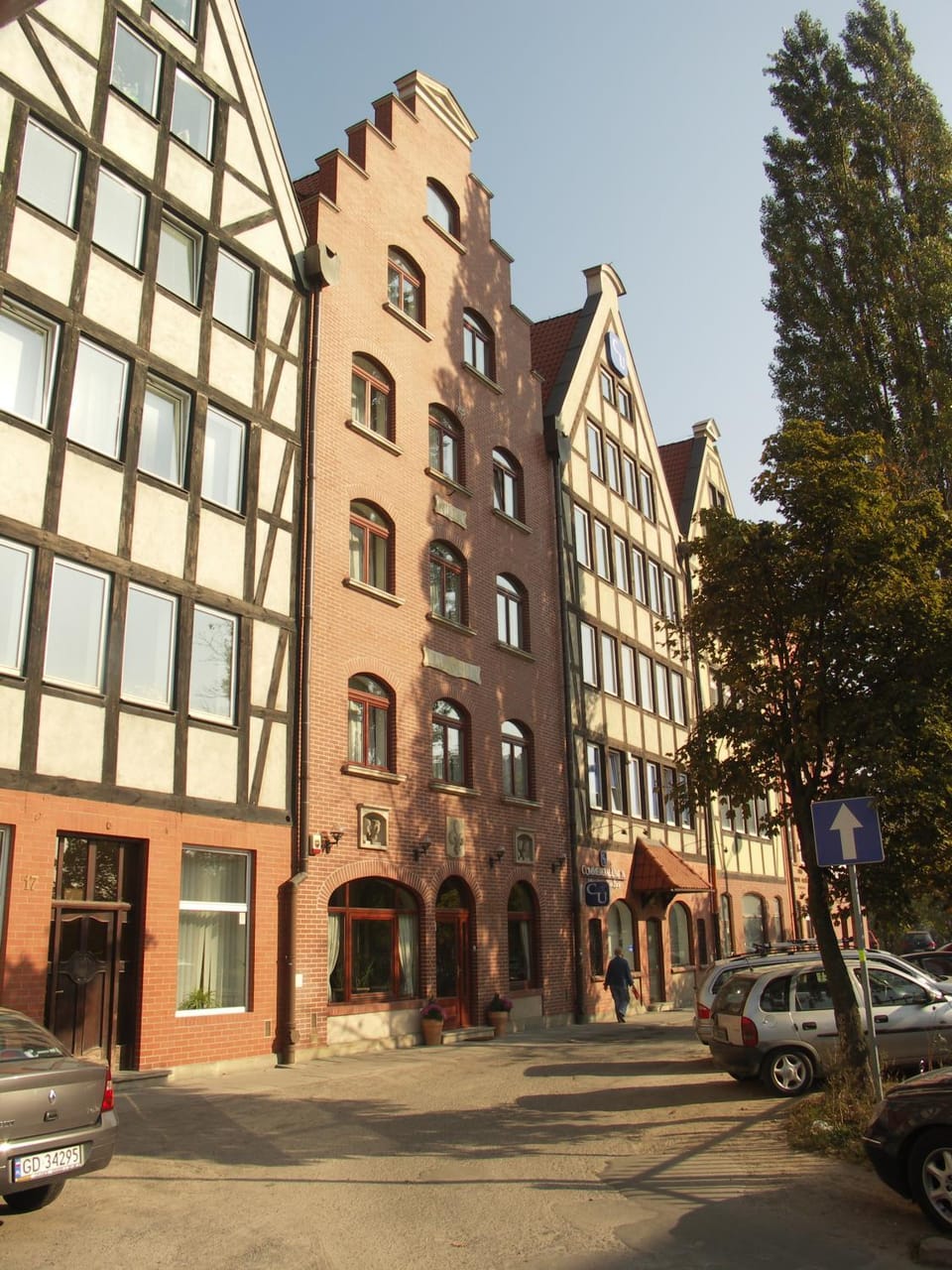 Facade/entrance