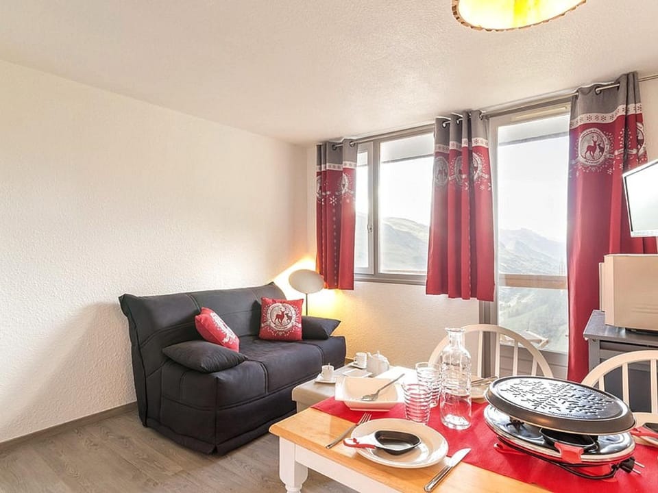 Studio skis aux pieds, balcon, 4 pers, vue montagnes Apartment in Les Allues