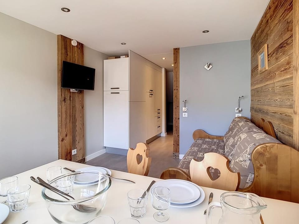 Confortable duplex 5 pers · Pied des pistes · Balcon - FR-1-344-853 Apartment in Les Allues