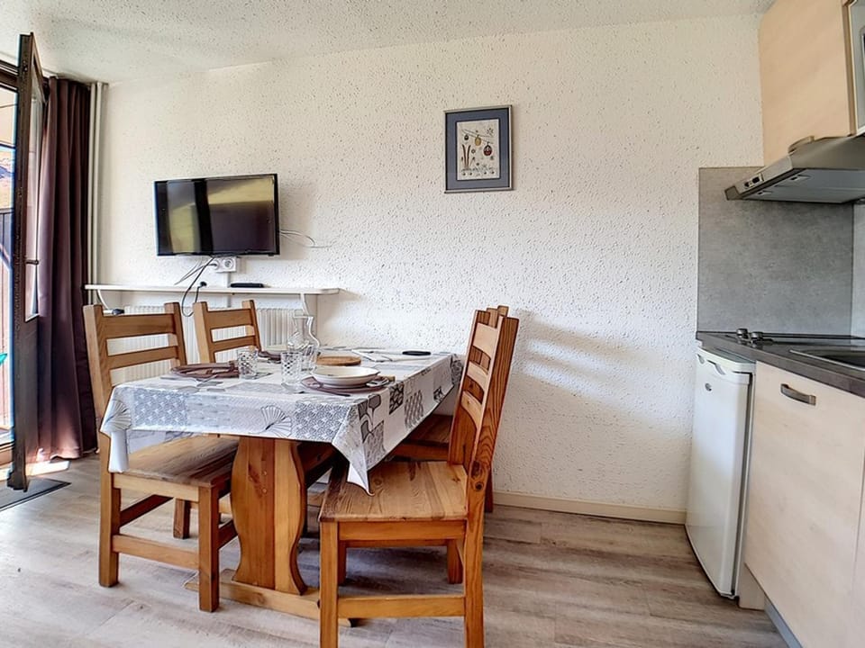 Studio rénové 4 pers, accès pistes, balcon sud - FR-1-344-874 Apartment in Les Allues