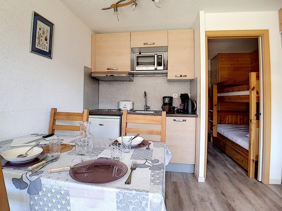 Studio rénové 4 pers, accès pistes, balcon sud - FR-1-344-874 Apartment in Les Allues