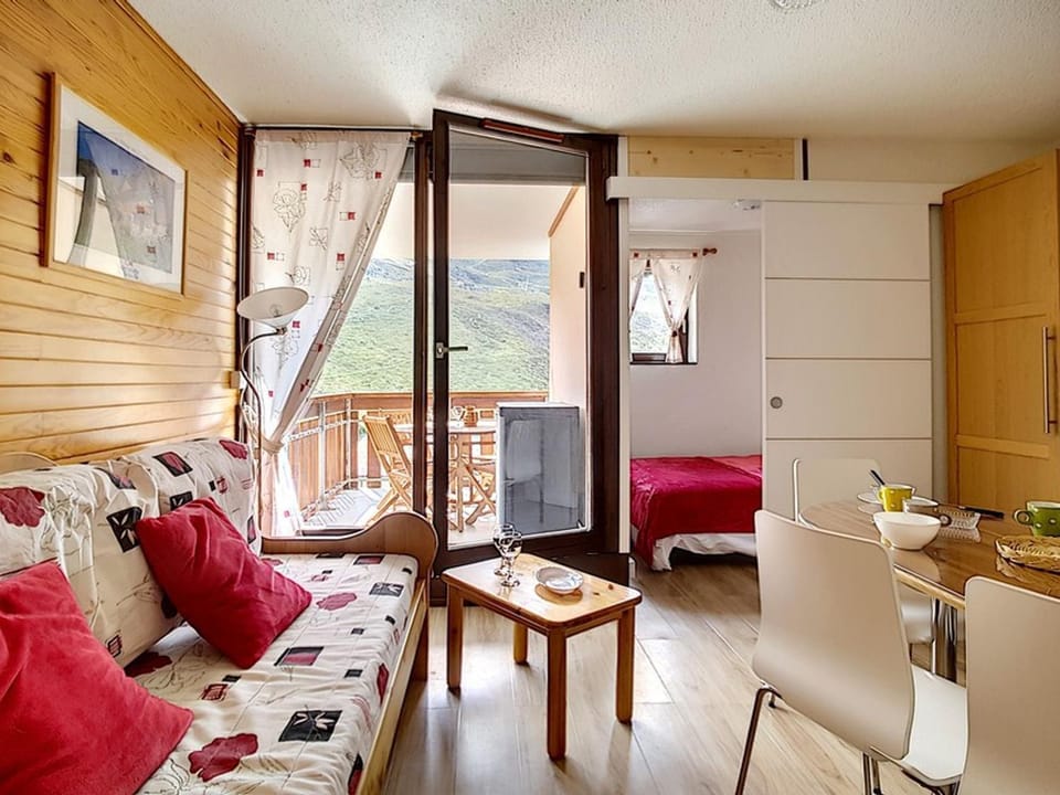 Appartement lumineux | Départ skis aux pieds | Terrasse | 4 pers. - FR-1-344-912 Apartment in Les Allues