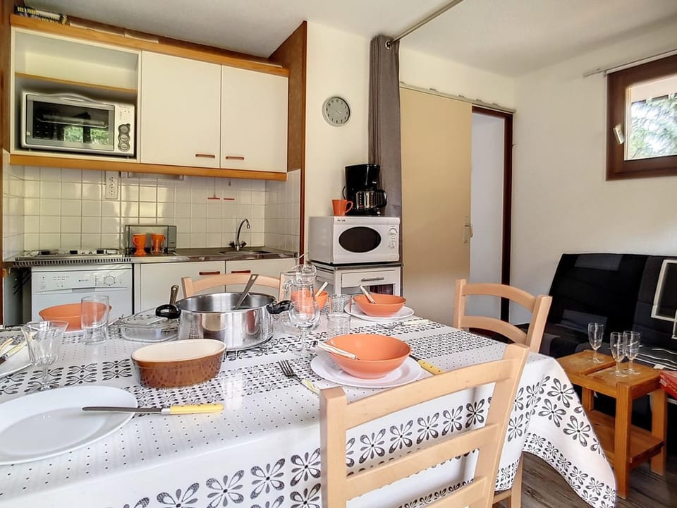 Appartement confort, 5 pers, WiFi, proche pistes, balcon - FR-1-344-916 Apartment in Les Allues