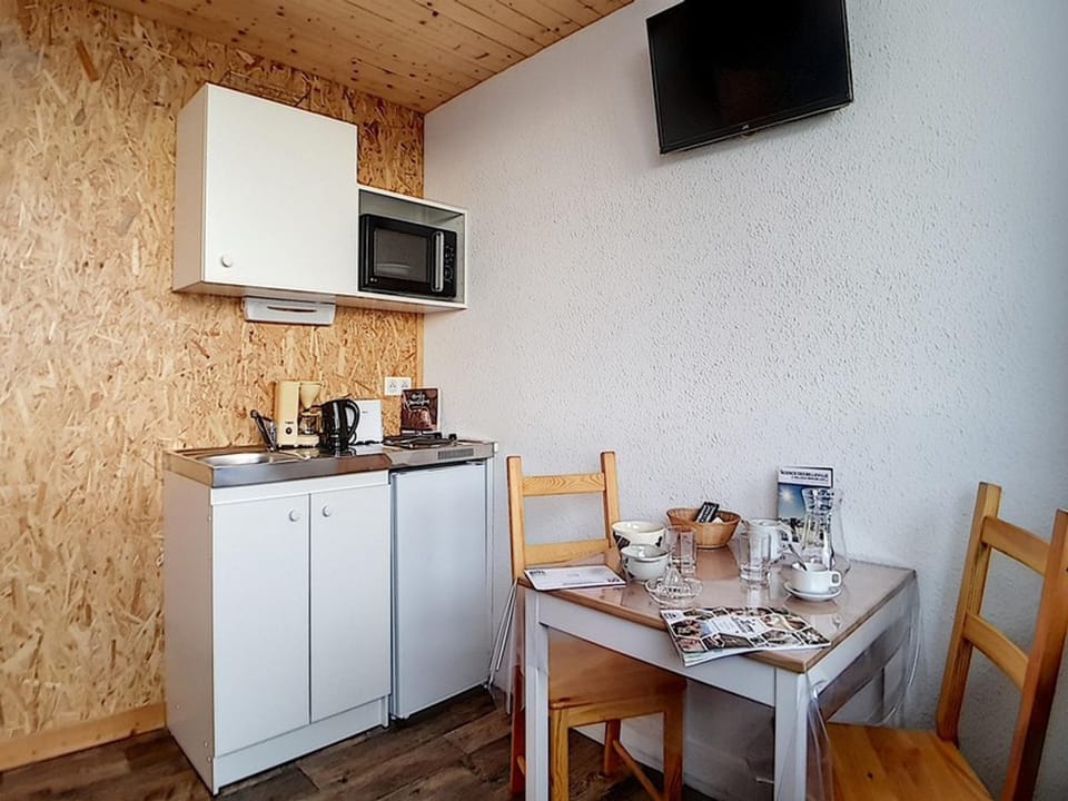 Studio cosy au centre de la station, idéal pour 2 personnes - FR-1-344-876 Apartment in Les Allues