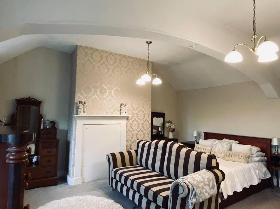 Farmhouse Cottage set in beautiful countryside House in England