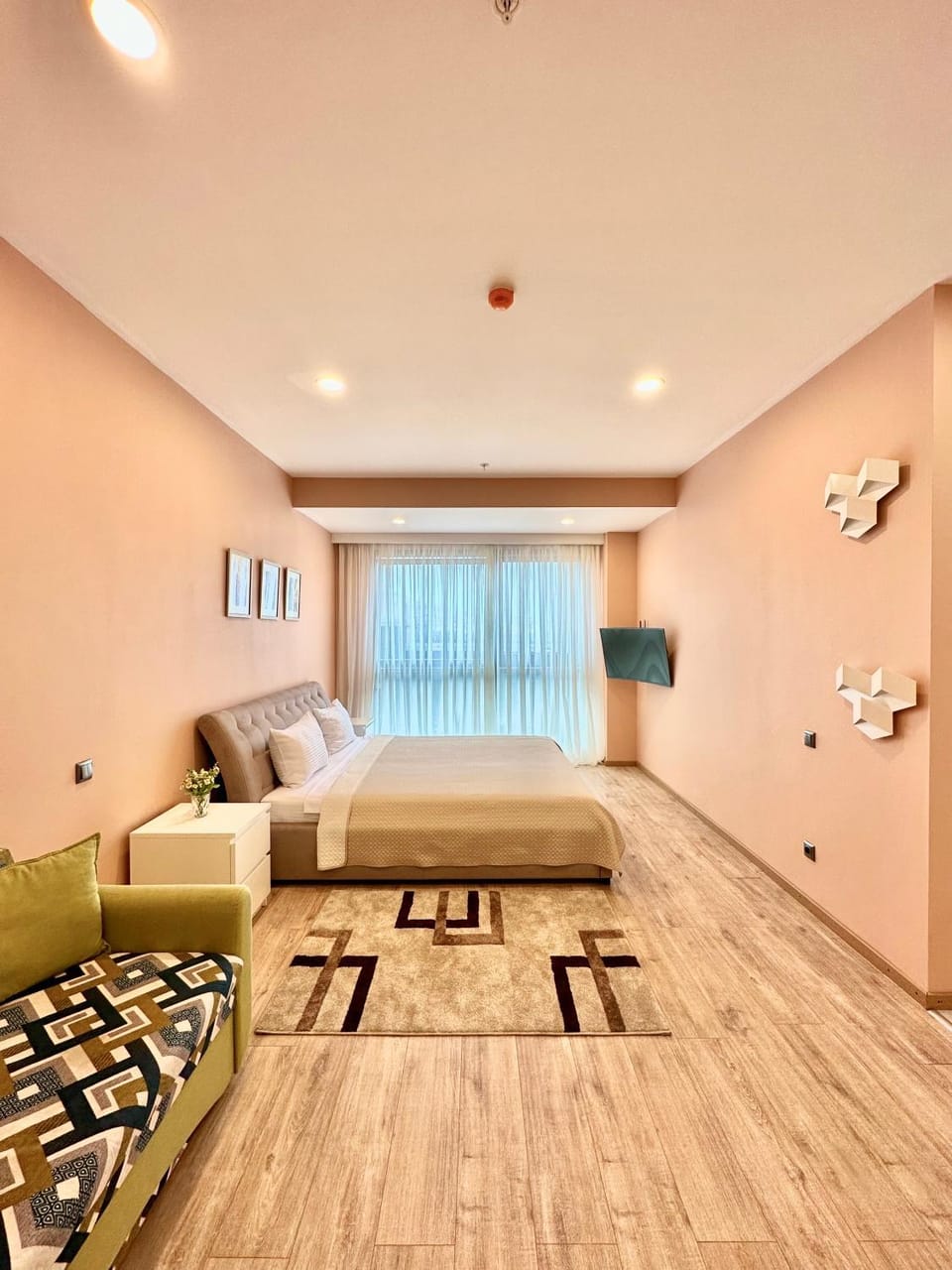 Bed, Living room, Photo of the whole room, Seating area, Bedroom