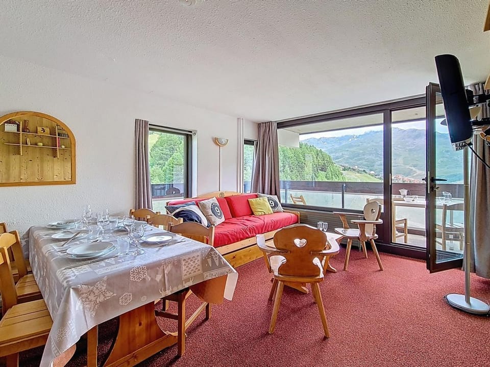 Appartement rénové 2 pièces, accès pistes, balcon, 6 pers, WIFI - FR-1-344-936 Apartment in Les Allues
