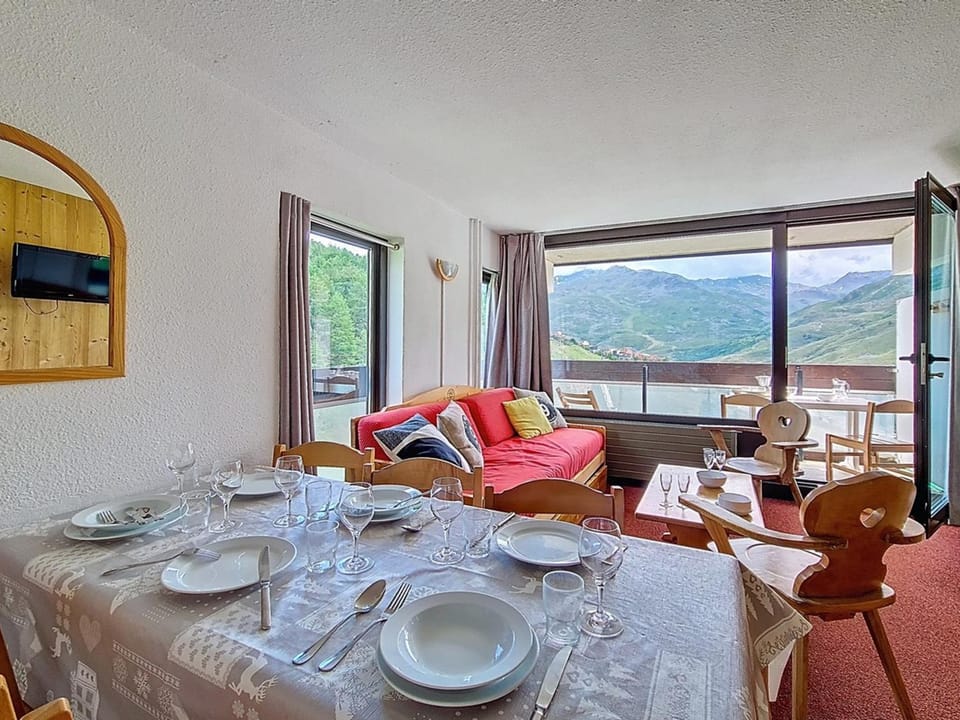 Appartement rénové 2 pièces, accès pistes, balcon, 6 pers, WIFI - FR-1-344-936 Apartment in Les Allues