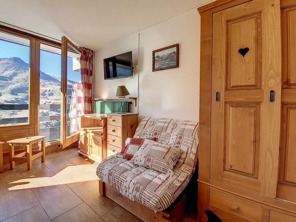 Studio lumineux aux Menuires, ski aux pieds, balcon - FR-1-344-931 Apartment in Les Allues