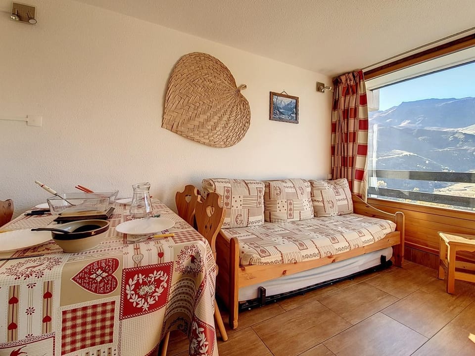Studio lumineux aux Menuires, ski aux pieds, balcon - FR-1-344-931 Apartment in Les Allues