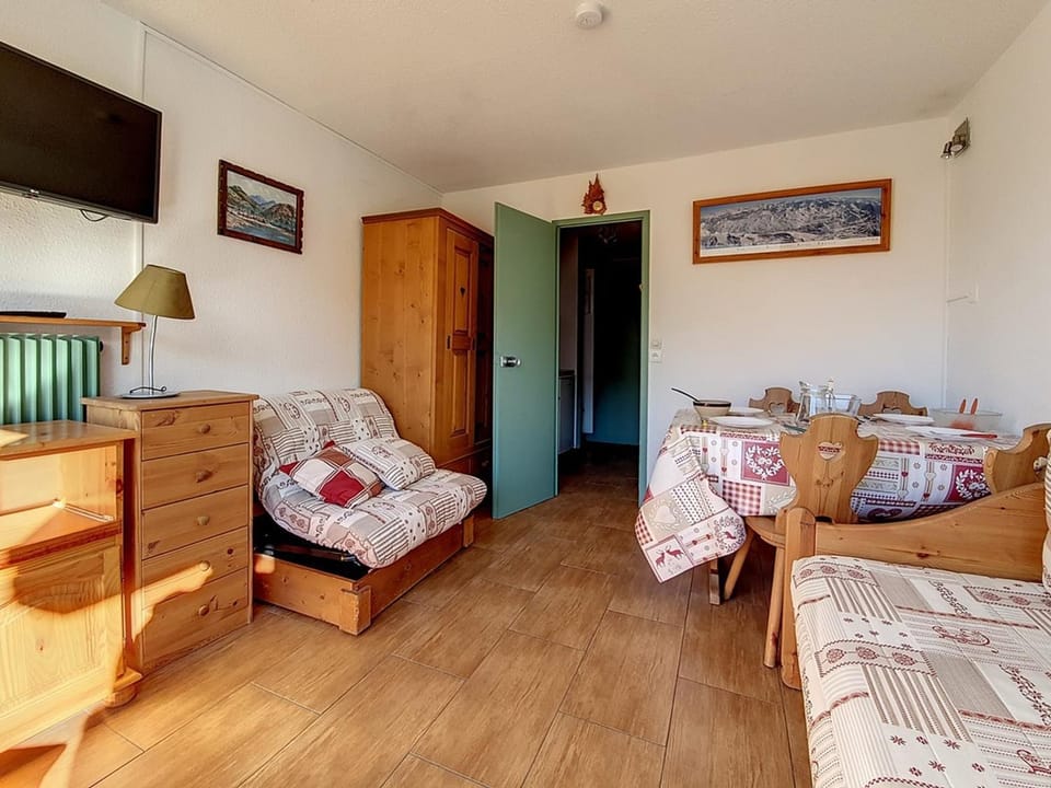 Studio lumineux aux Menuires, ski aux pieds, balcon - FR-1-344-931 Apartment in Les Allues