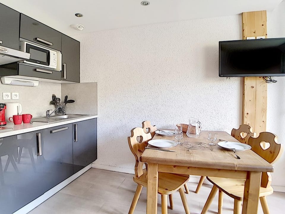 Studio rénové proche pistes avec balcon, 3 couchages - FR-1-344-948 Apartment in Les Allues