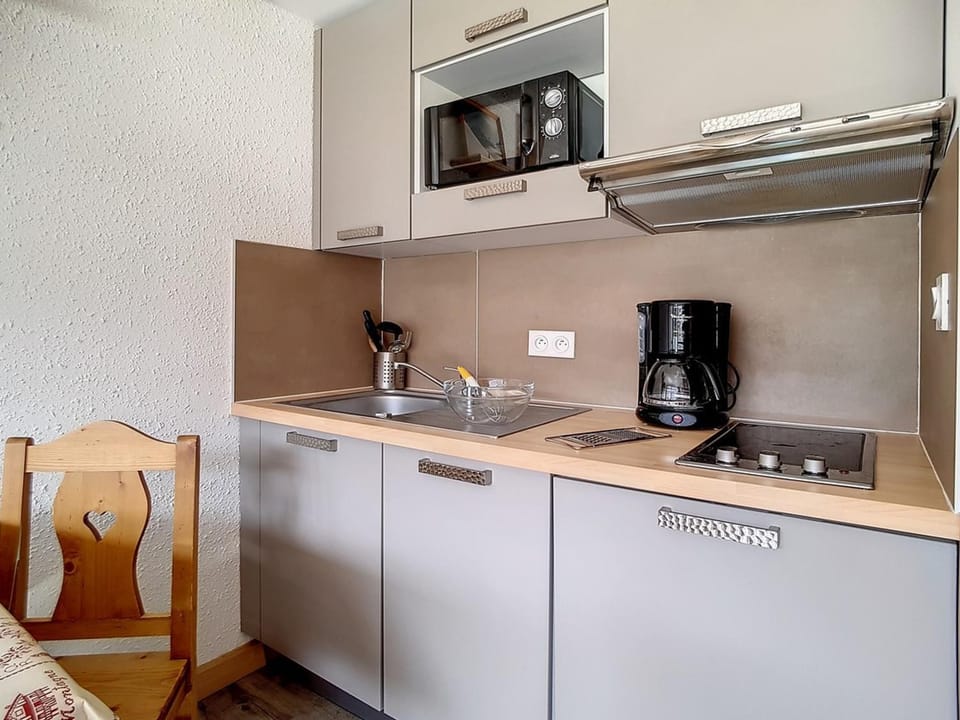 Studio rénové 4 pers, accès pistes, balcon sud - FR-1-344-953 Apartment in Les Allues