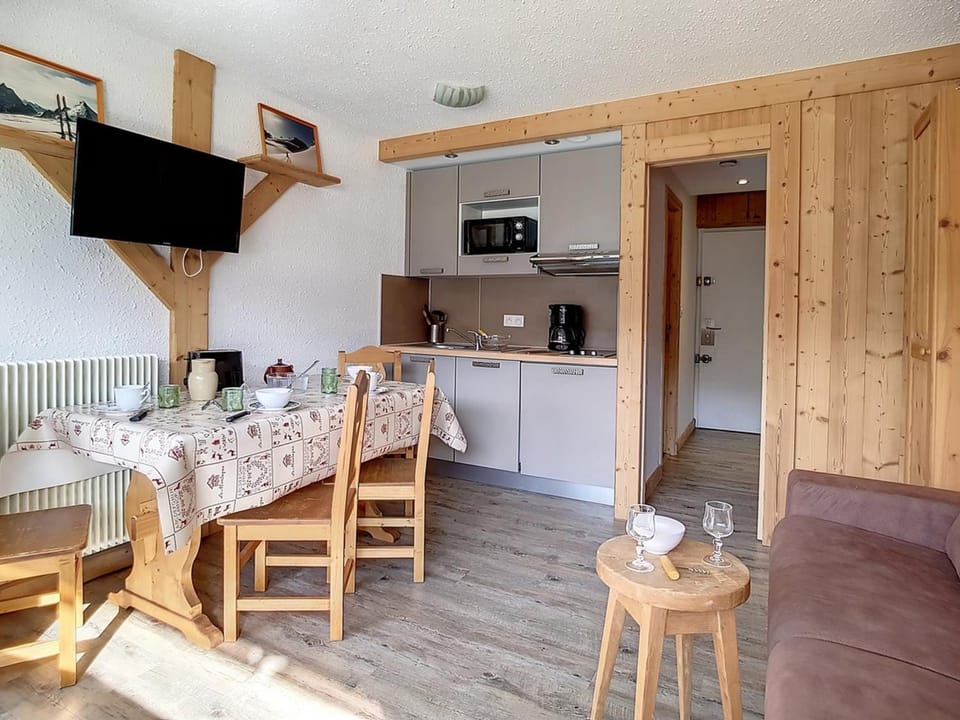 Studio rénové 4 pers, accès pistes, balcon sud - FR-1-344-953 Apartment in Les Allues