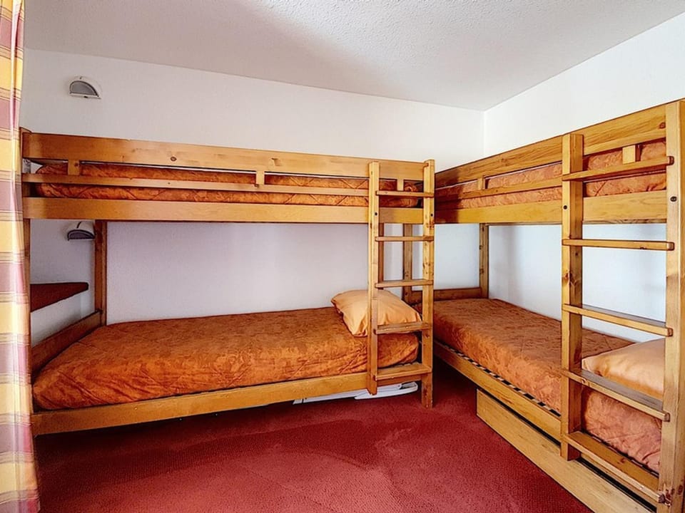 Studio lumineux ski aux pieds avec balcon - FR-1-344-959 Apartment in Les Allues