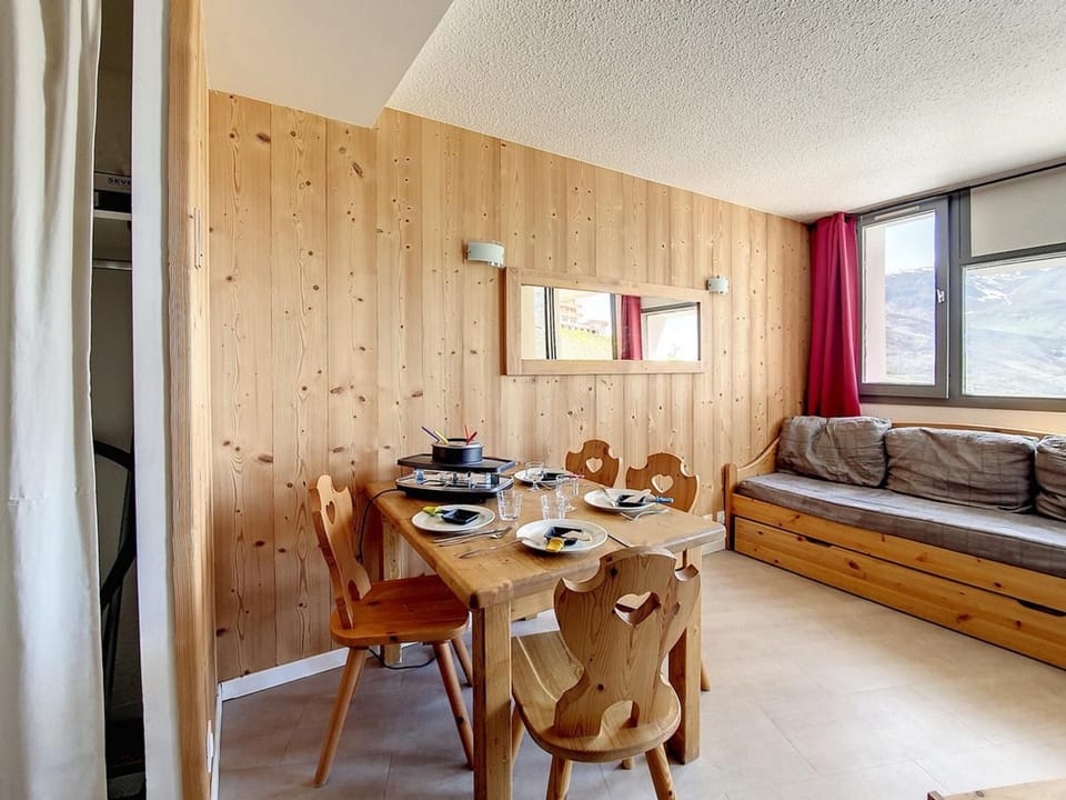 Appartement rénové 4 pers · Proche pistes · Balcon - FR-1-344-969 Apartment in Les Allues