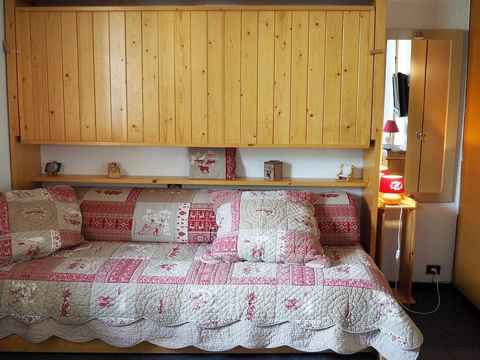 Studio cosy aux Menuires avec balcon et accès wifi - FR-1-344-978 Apartment in Les Allues