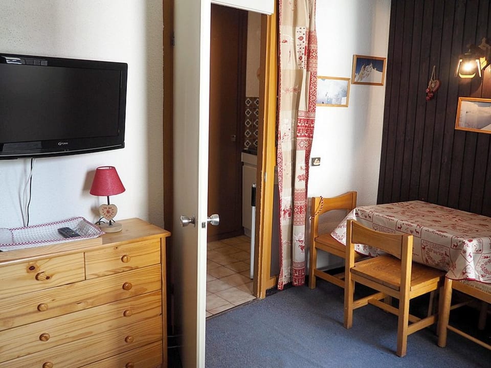 Studio cosy aux Menuires avec balcon et accès wifi - FR-1-344-978 Apartment in Les Allues