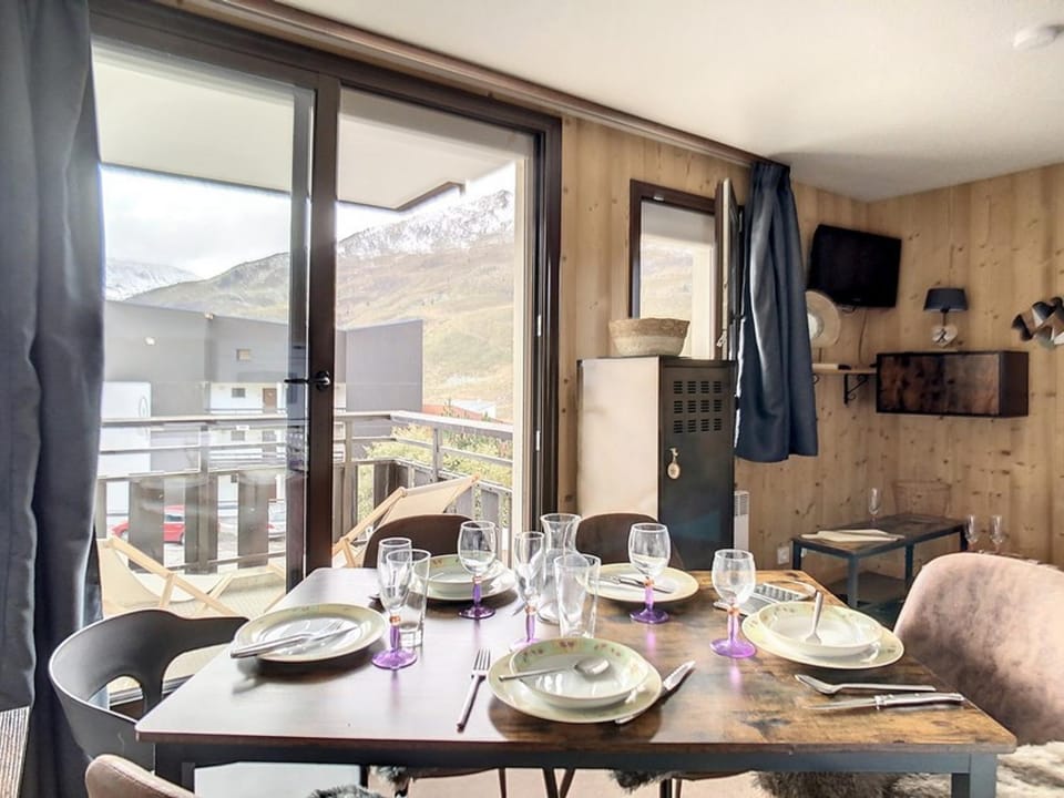 Studio rénové aux Menuires, animaux admis, wifi gratuit Apartment in Les Allues