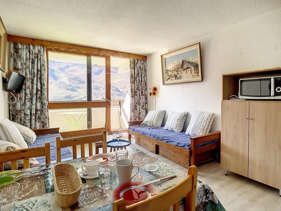 Studio cosy, départ ski aux pieds, balcon au soleil - FR-1-344-963 Apartment in Les Allues