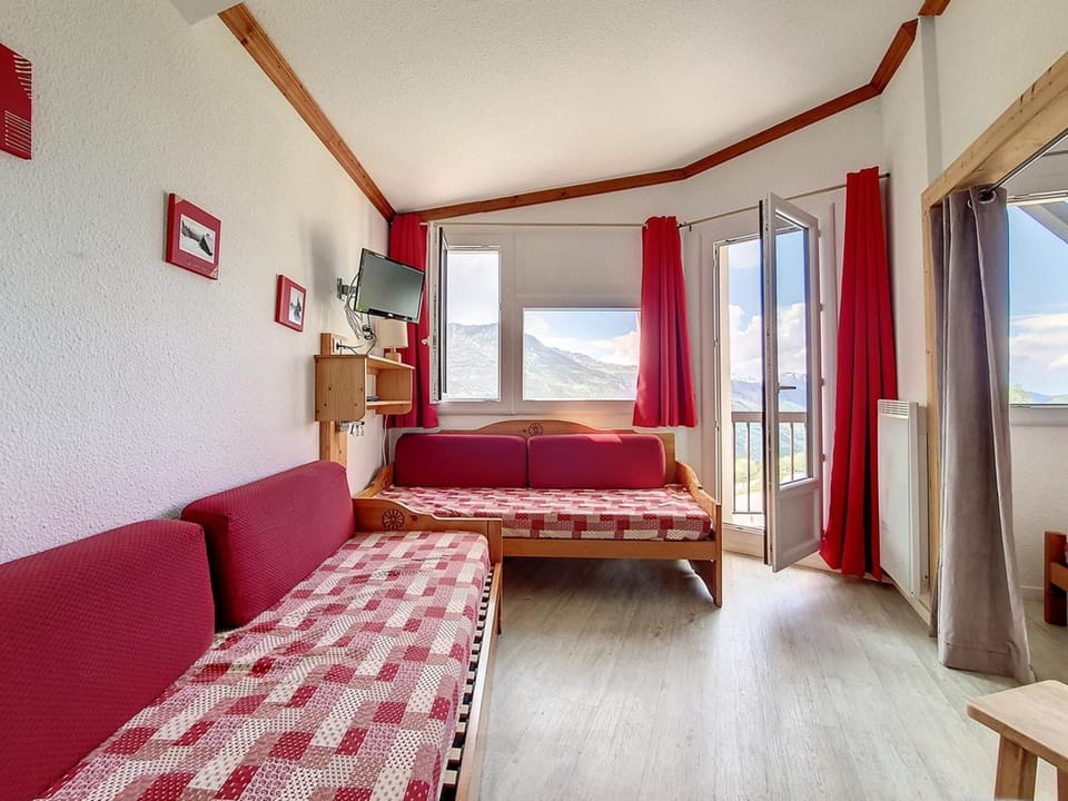 Studio lumineux avec balcon proche des pistes - 4 pers. - FR-1-344-1035 Apartment in Les Allues