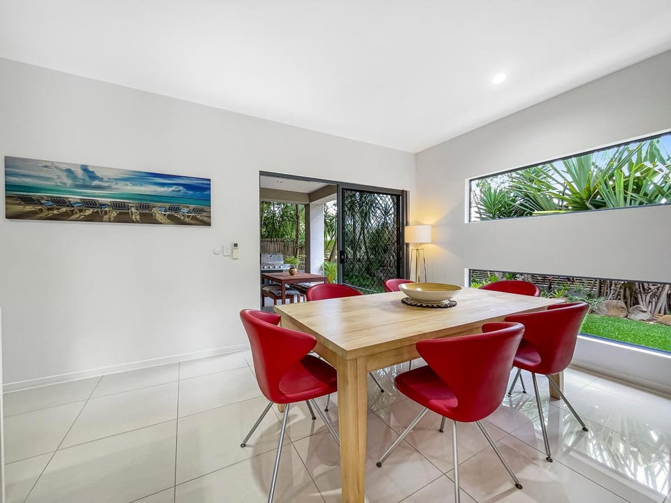 Dining area, Garden view