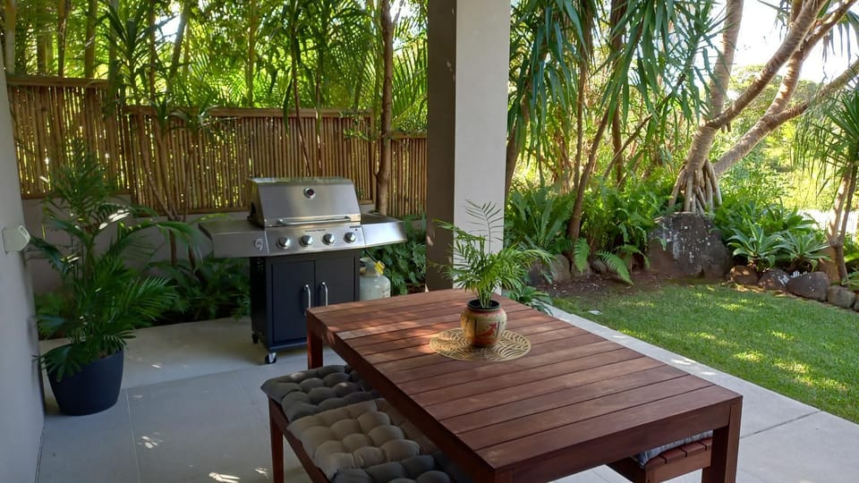 Patio, BBQ facilities, Garden, Garden, Dining area, Evening entertainment, Garden view