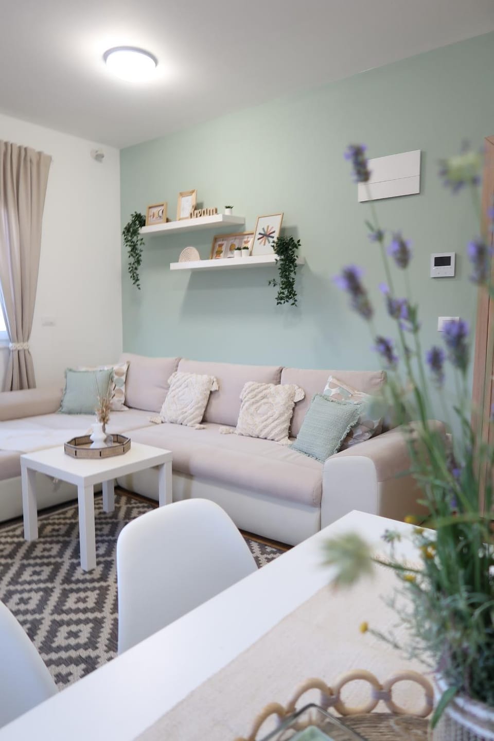 Living room, Seating area