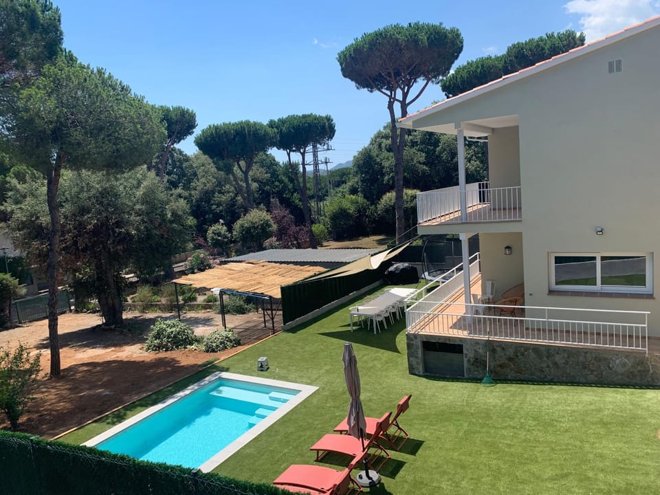Off site, Natural landscape, Garden, Garden view, Pool view, Swimming pool, sunbed