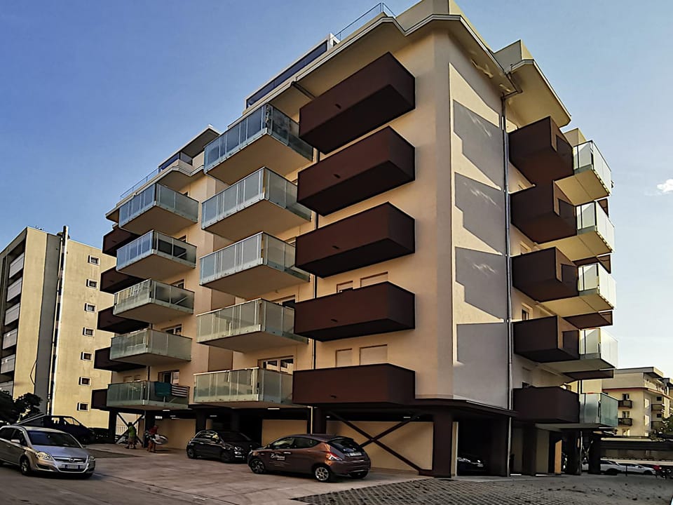 Property building, Street view