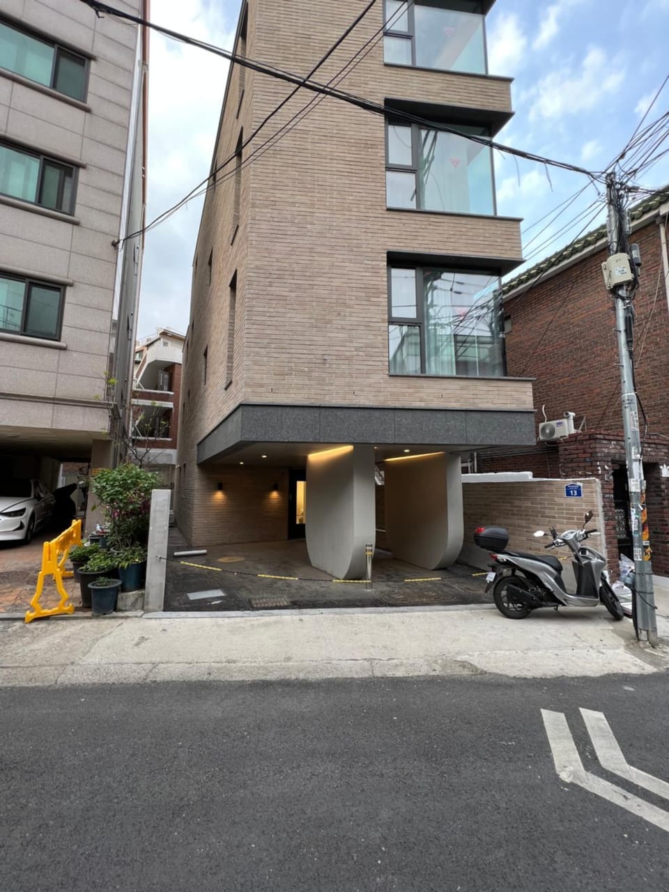 Property building, Facade/entrance