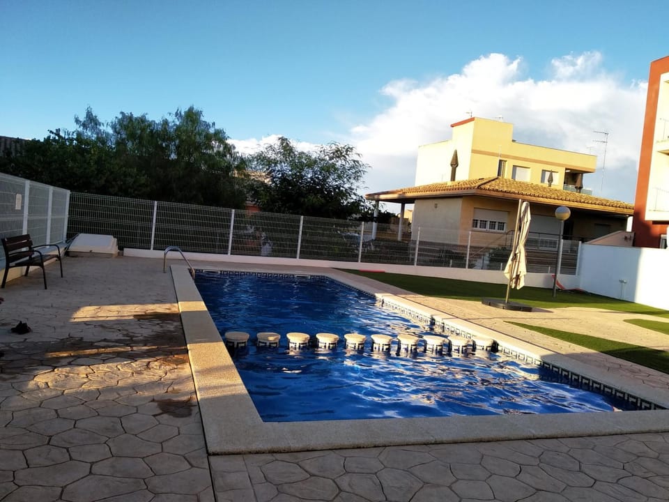 Swimming pool, Swimming pool
