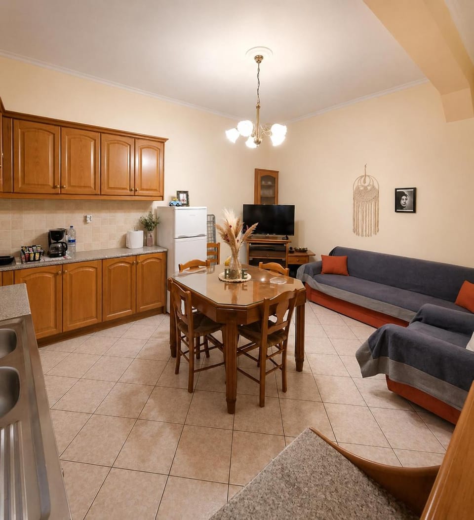 Living room, Dining area, kitchen