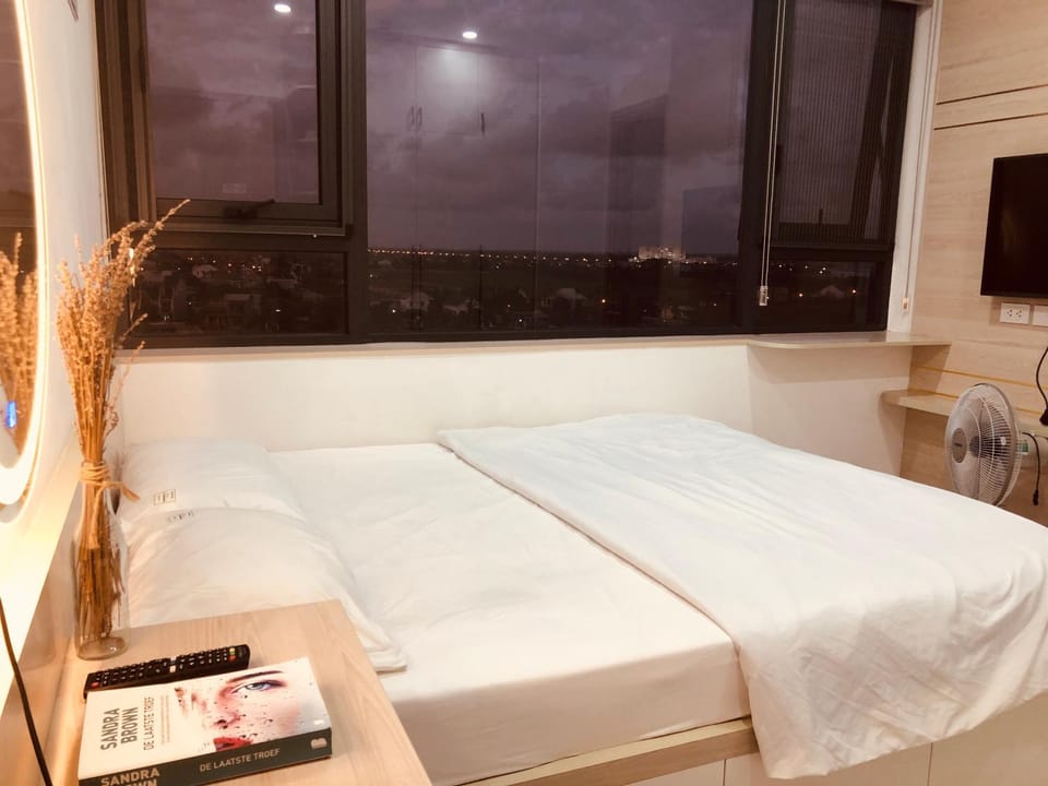 HAPPY HOUSE PREMIER - Căn Hộ 3PN Tiện Nghi , View Đẹp, Trung Tâm, Hồ Bơi&Gym Free Apartment in Laos