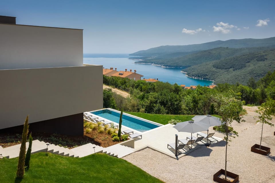 Property building, Swimming pool