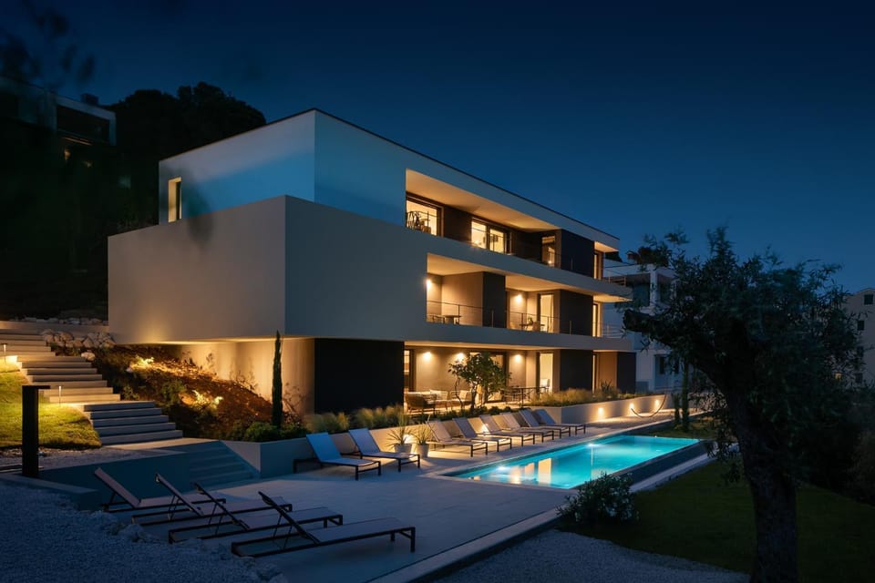 Property building, Swimming pool