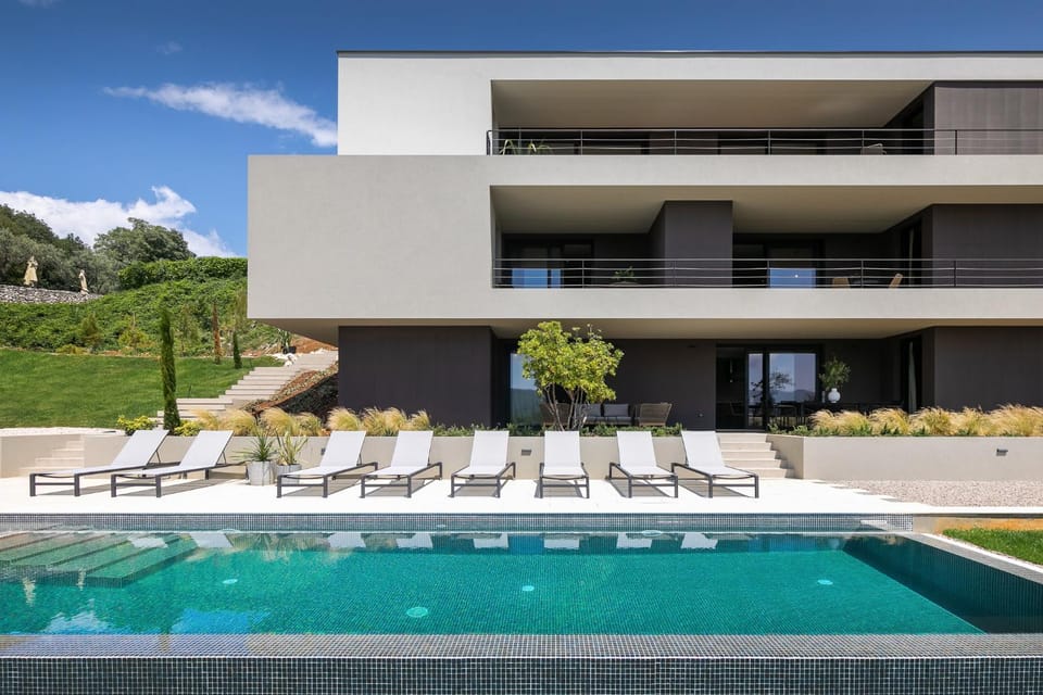 Property building, Swimming pool