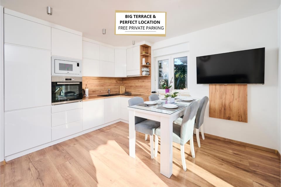 Dining area, oven, stove