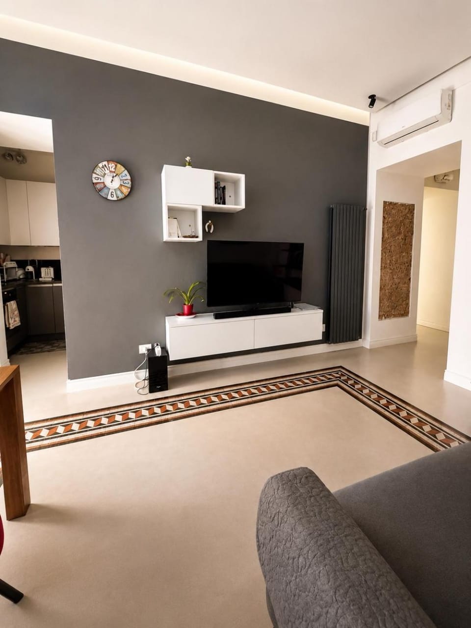 Communal lounge/ TV room, TV and multimedia, Living room, Seating area, Evening entertainment, oven, air conditioner