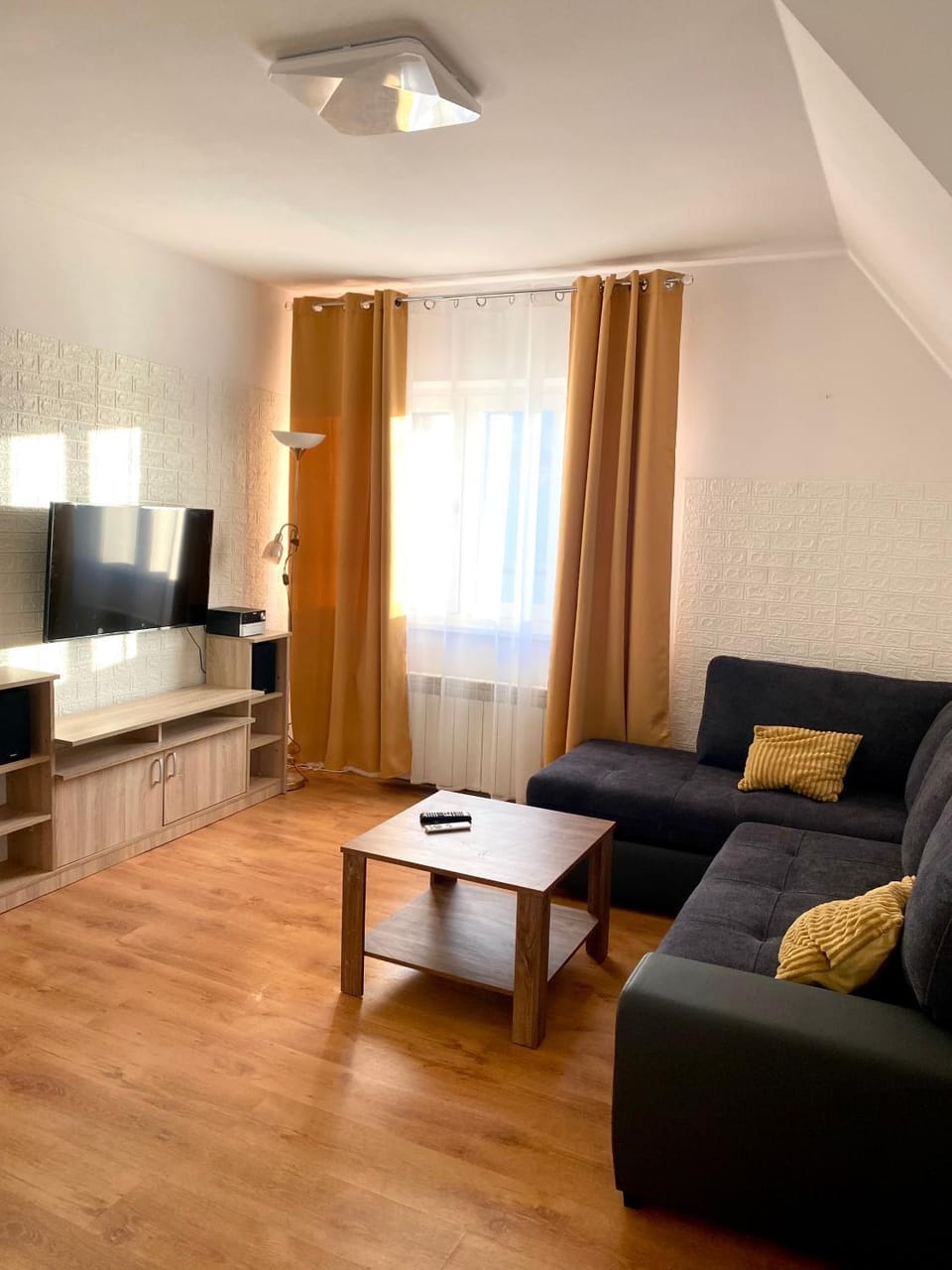 TV and multimedia, Living room, Seating area