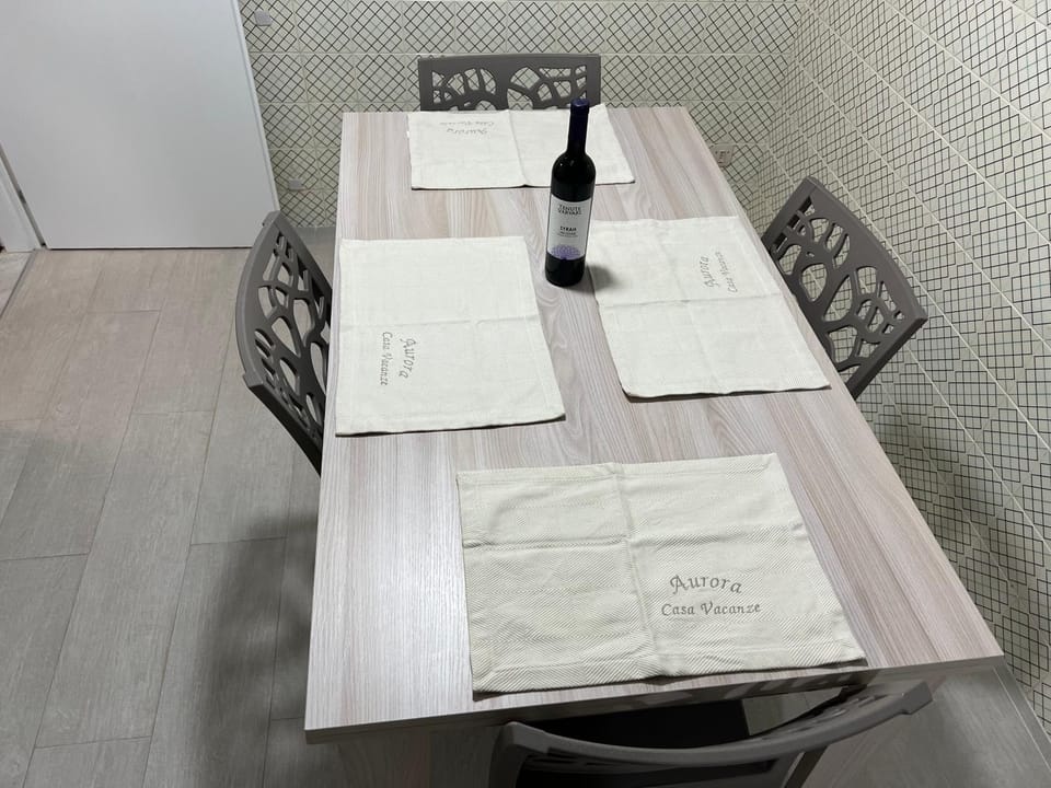 Dining area, Breakfast