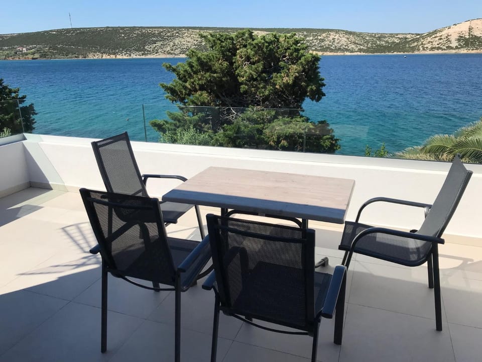 Apartments Haramincic M&B Apartment in Novalja
