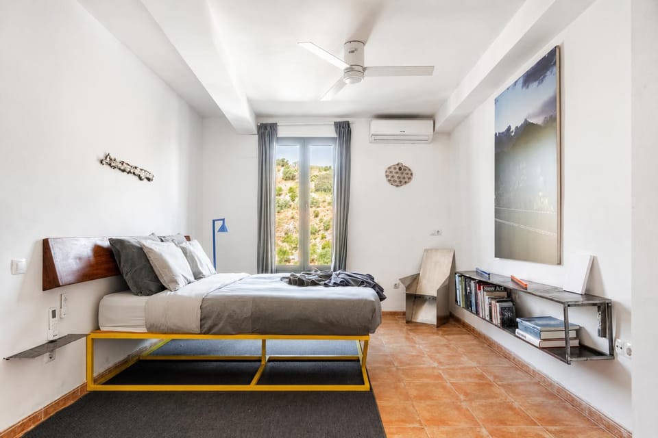Bed, Bedroom